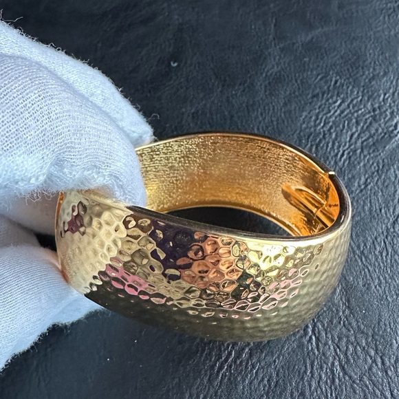 Gold Cuff Bracelet Gold Tone Textured Hammered Wavy Hinged Clamper - Picture 2 of 10